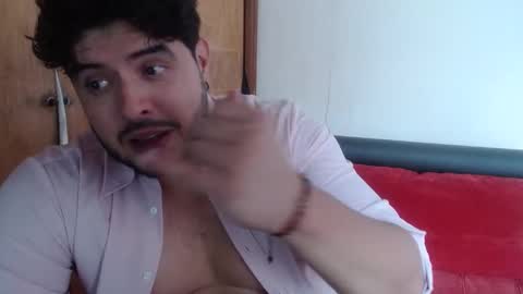 Snapshot of beefypecs_10 chatting on February 13, 9:27 pm Criss2fer online show from February 13, 9:27 pm