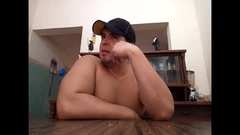 Snapshot of beefypecs_10 chatting on February 24, 9:41 pm Criss2fer online show from February 24, 9:41 pm