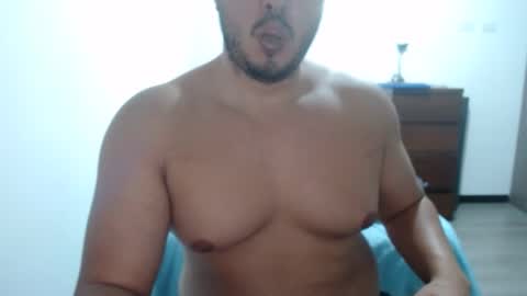 Snapshot of beefypecs_10 chatting on September 16, 2:56 am Criss2fer online show from September 16, 2:56 am