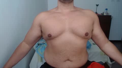 Snapshot of beefypecs_10 chatting on October 6, 7:33 pm Criss2fer online show from October 6, 7:33 pm