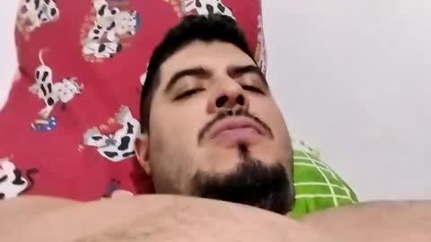 Snapshot of beefypecs_10 chatting on December 16, 3:00 am Criss2fer online show from December 16, 3:00 am