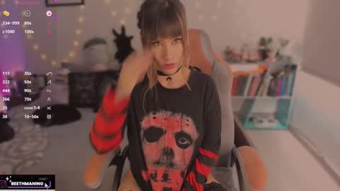 Snapshot of beethmanning_ chatting on September 19, 8:53 pm online show from September 19, 8:53 pm