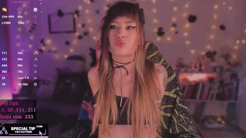 Snapshot of beethmanning_ chatting on October 15, 9:59 pm online show from October 15, 9:59 pm