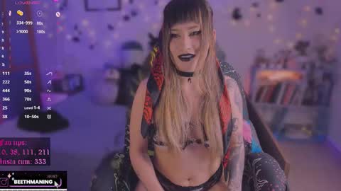 Snapshot of beethmanning_ chatting on October 27, 11:09 pm online show from October 27, 11:09 pm