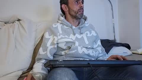 begbestuk online show from September 22, 3:08 am