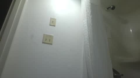 Snapshot of begme88 chatting on October 8, 4:21 am begme88 online show from October 8, 4:21 am