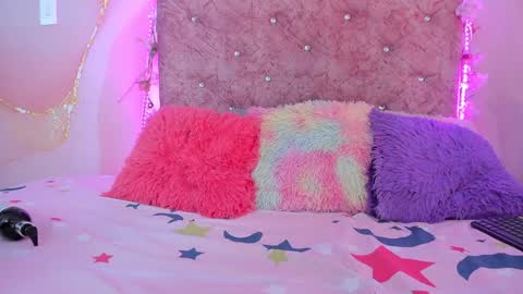 Melanie  online show from January 20, 7:04 pm