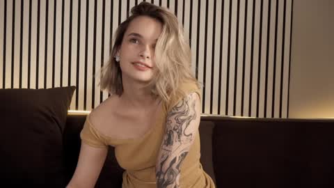 Snapshot of bella_alita chatting on December 30, 8:15 pm lita online show from December 30, 8:15 pm