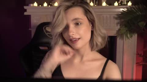 Snapshot of bella_alita chatting on January 19, 11:32 pm lita online show from January 19, 11:32 pm