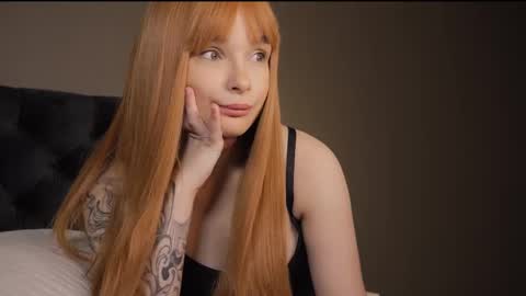 Snapshot of bella_alita chatting on February 11, 11:22 pm lita online show from February 11, 11:22 pm