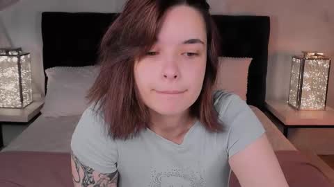 Snapshot of bella_alita chatting on October 17, 8:22 pm lita online show from October 17, 8:22 pm