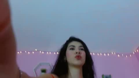 Snapshot of bella_gentle chatting on October 8, 10:24 am bella_gentle online show from October 8, 10:24 am