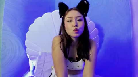 Mia online show from October 1, 1:17 pm