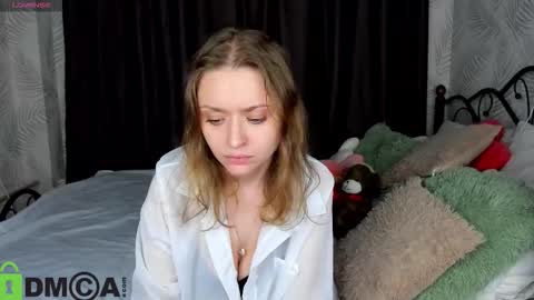 Snapshot of bella_ramsi chatting on September 21, 11:50 pm Linda Bella online show from September 21, 11:50 pm