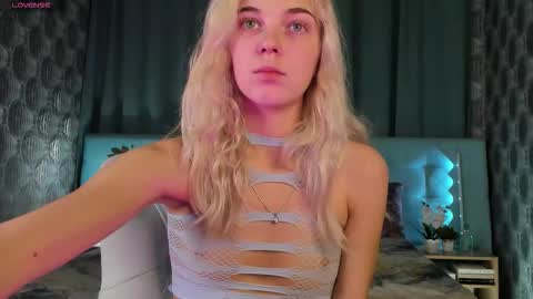 Bella online show from September 18, 12:01 am