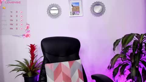 Bella online show from March 4, 6:50 pm