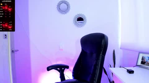 Bella online show from September 25, 10:35 pm