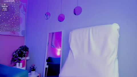 BELLA online show from October 1, 8:15 pm