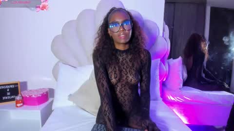 Bella Dajud online show from September 25, 9:35 am