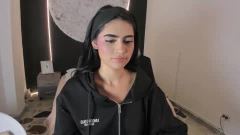 bellaastorm online show from October 18, 9:04 pm