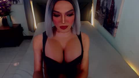 Snapshot of bellabumzyx chatting on November 15, 5:49 am Volta online show from November 15, 5:49 am