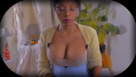 Snapshot of bellahproudly chatting on October 16, 4:13 am Bellah online show from October 16, 4:13 am