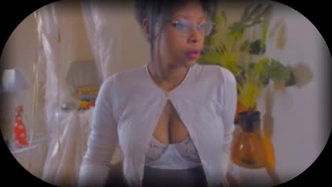 Snapshot of bellahproudly chatting on October 20, 5:57 pm Bellah online show from October 20, 5:57 pm