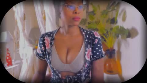 Snapshot of bellahproudly chatting on November 7, 12:54 am Bellah online show from November 7, 12:54 am