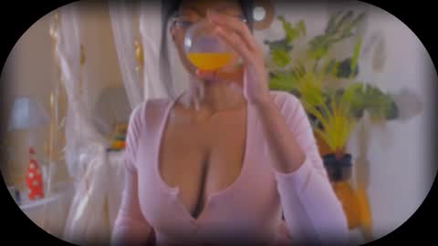 Snapshot of bellahproudly chatting on November 13, 3:16 am Bellah online show from November 13, 3:16 am