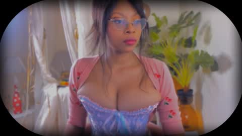 Snapshot of bellahproudly chatting on December 13, 11:43 pm Bellah online show from December 13, 11:43 pm