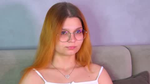 Snapshot of bellamarebelle chatting on September 22, 4:14 am BellaMarebelle online show from September 22, 4:14 am