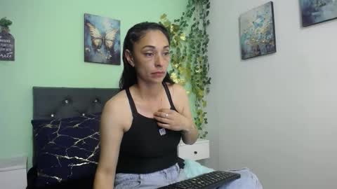 Bella online show from October 25, 3:07 pm