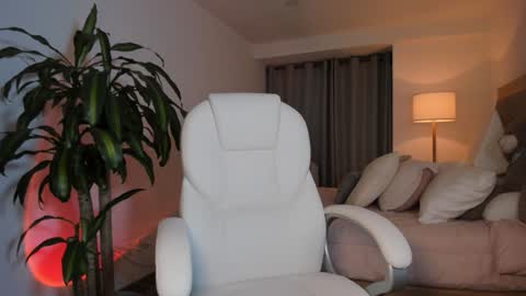 Bella Mia online show from January 25, 4:56 am