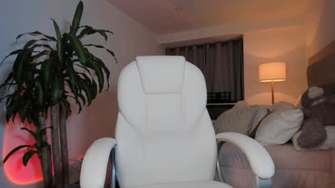 Bella Mia online show from February 15, 1:10 am