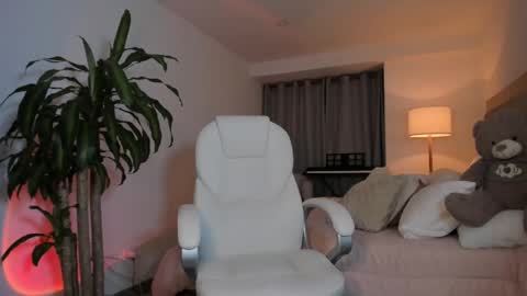 Bella Mia online show from February 15, 4:14 am