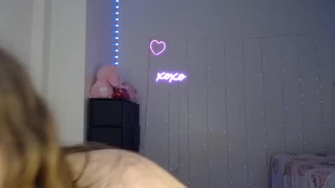 Bella Monroe online show from February 7, 8:33 am