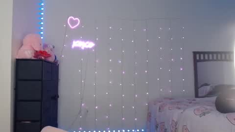 Bella Monroe online show from February 26, 8:15 am