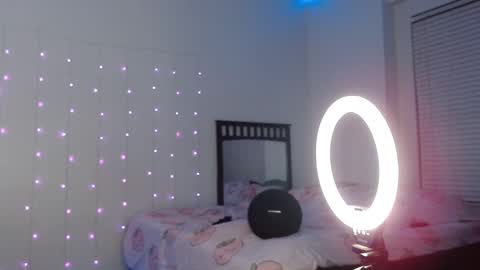 Bella Monroe online show from March 4, 7:51 am