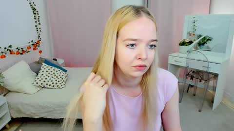 Bella online show from October 22, 10:09 pm