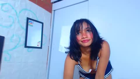 Snapshot of bellamy_sweet chatting on January 25, 11:23 am bellamy online show from January 25, 11:23 am