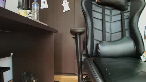 Camille  online show from October 27, 9:08 pm