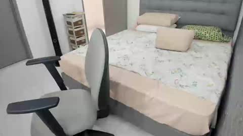 Bella  Angelycal online show from January 14, 5:45 pm