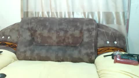 bellatee online show from November 30, 7:01 am