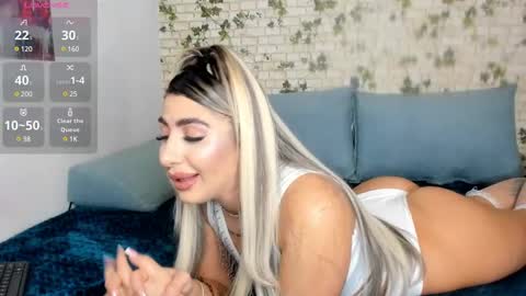 LucyJelly online show from December 11, 5:15 pm