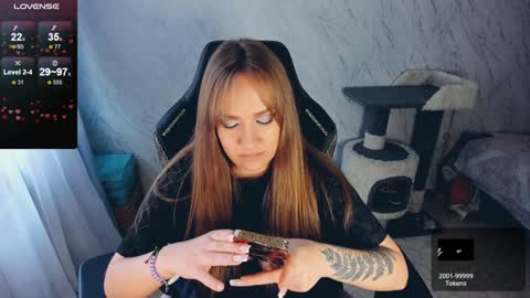 Your Annabelle Wolf  online show from January 15, 11:32 am