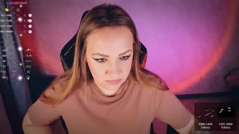 Your Annabelle Wolf  online show from October 22, 3:23 pm