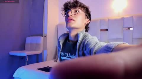 Neon online show from September 28, 7:30 pm