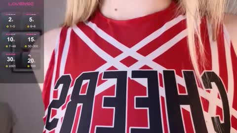 Vicki online show from November 19, 6:19 pm