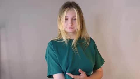 Vicki online show from November 23, 6:08 pm