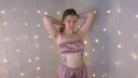 Vicki online show from November 27, 6:10 pm